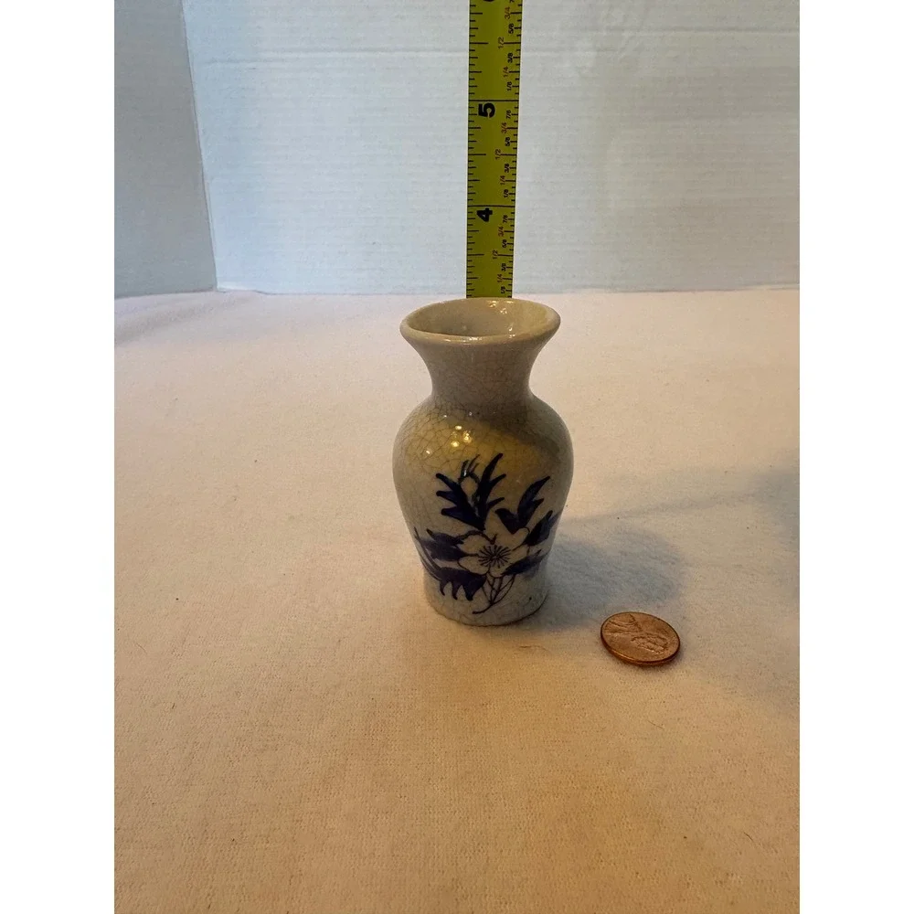 Miniature Blue & White Floral Crackle Glaze CeramicBud Vase 3.5 Inch Chinoiserie